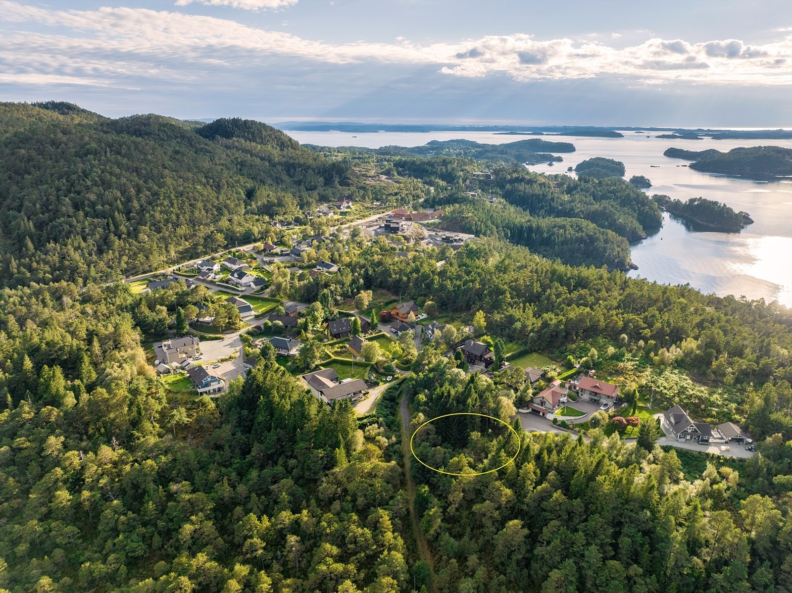 Ut i skjærgården er det flere hyggelige øyer og holmer Galleribilde