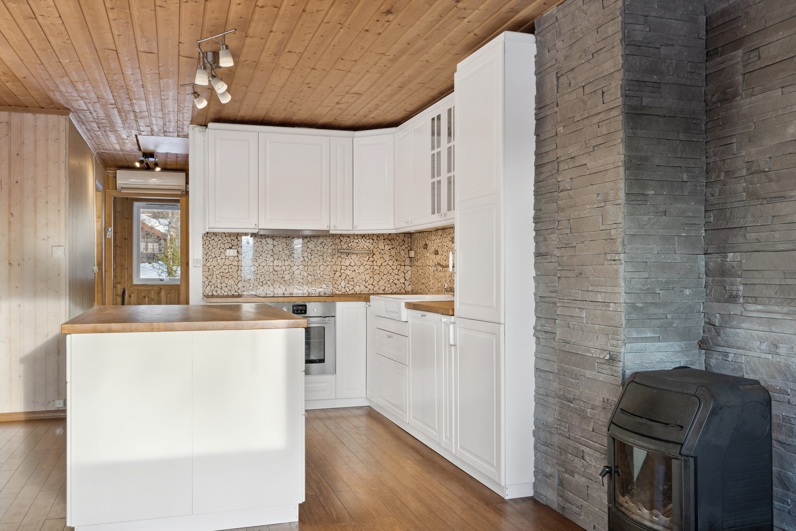 Vedovnen bidrar til ekstra kos og varme på de kalde årstidene. Galleribilde