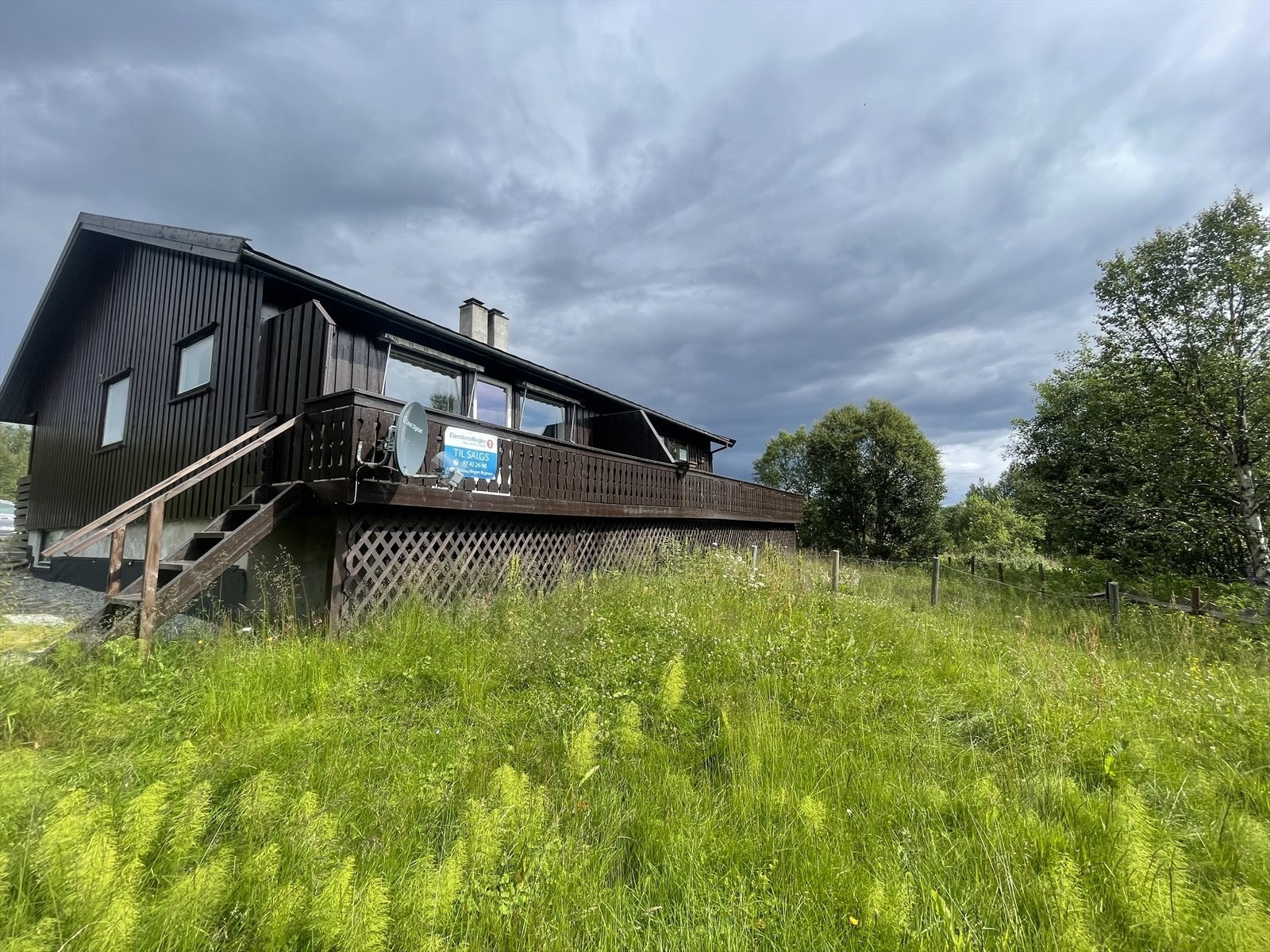 Koselig halvpart av tomannshytte med sentral beliggenhet og gode solforhold. Galleribilde