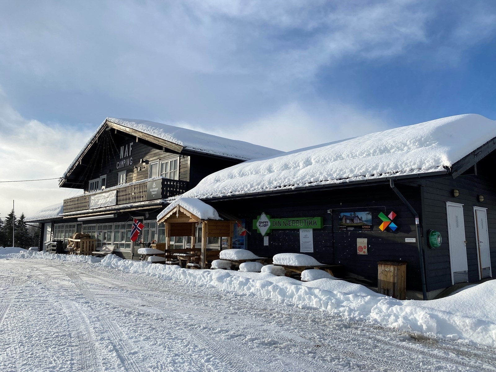 NAF'en ligger bare noen få minutter unna med bil i retning Norheimsund. Galleribilde