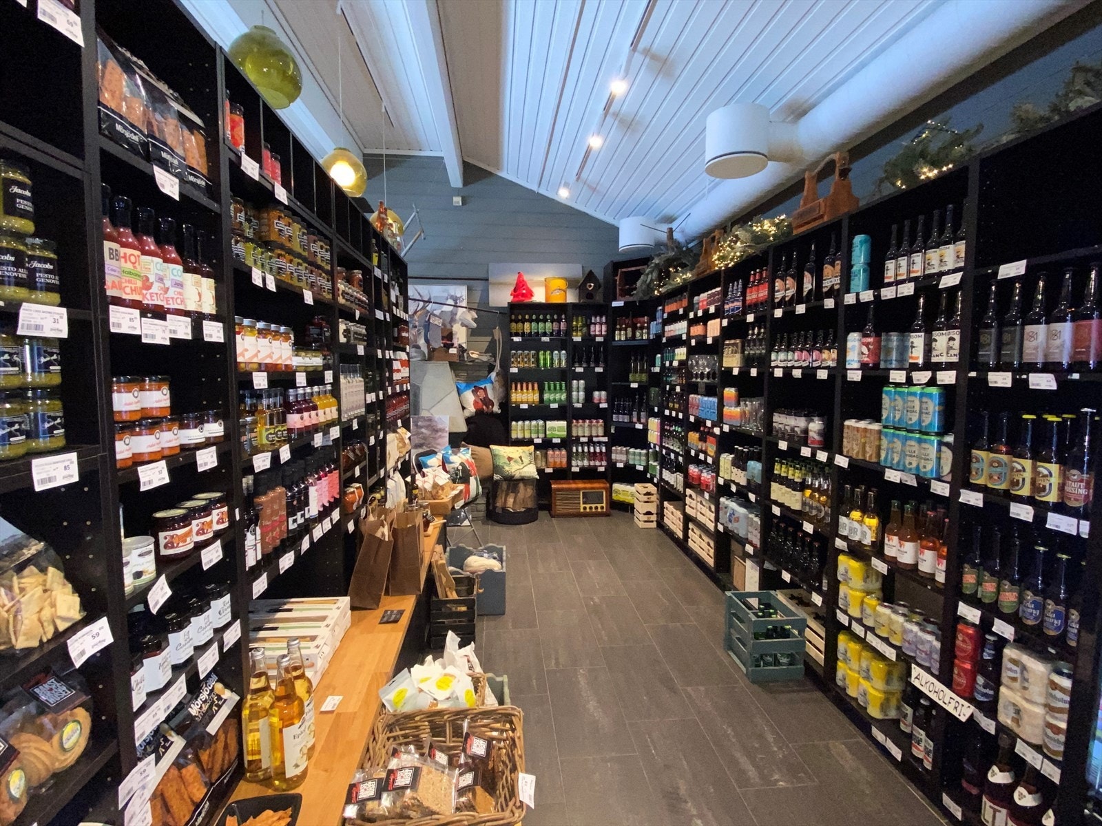 Et hyggelig samlingspunkt hvor man kan nyte en god softis gjennom sommeren, eller kanskje noen nystekte skillingsboller etter en deilig skitur? Galleribilde