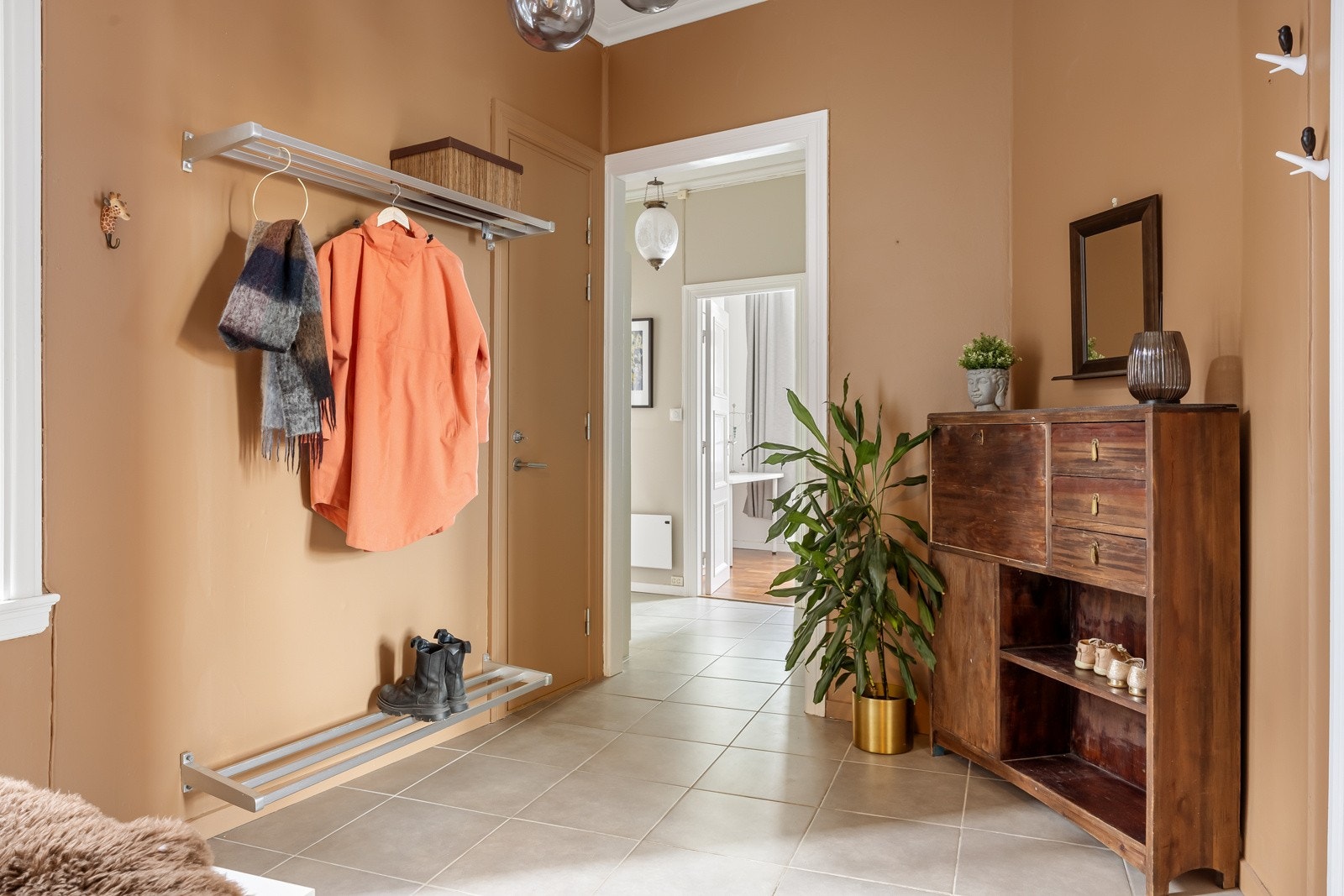 Leilighetens entré er målt til 7,7kvm. Galleribilde