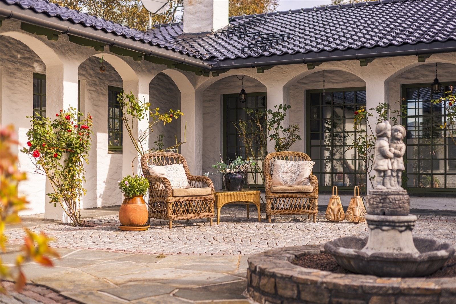 Gode og lune solforhold i atriumet. Galleribilde