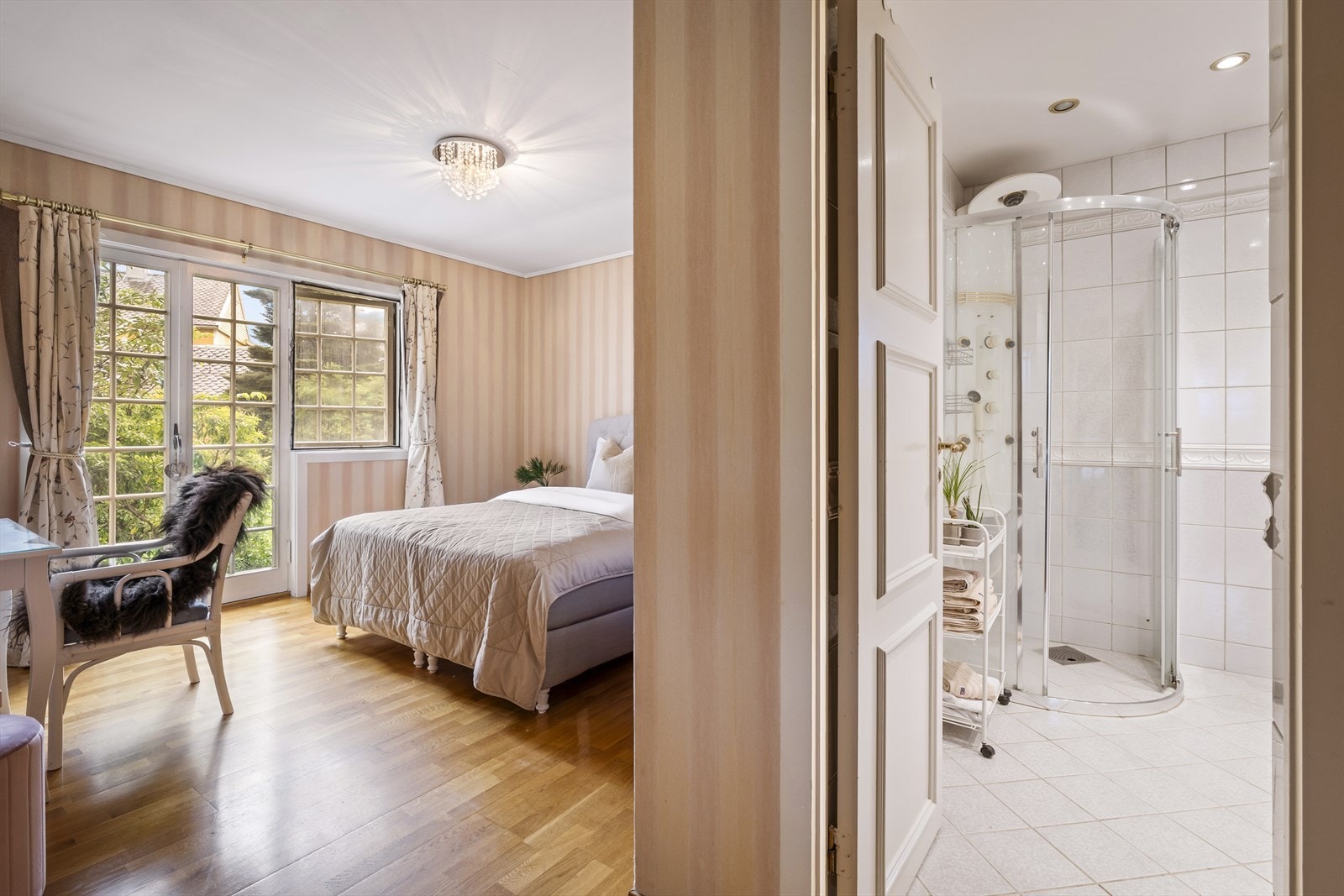 Soverom 1: Selvsagt eget bad tilknyttet hovedsoverommet. Galleribilde