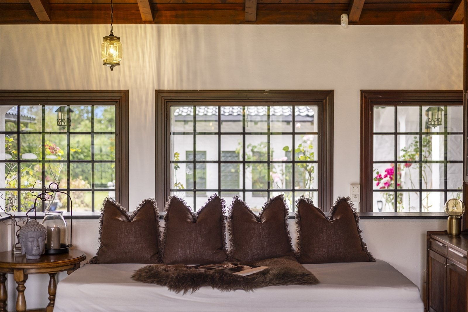 Tilbake i stuen. Galleribilde