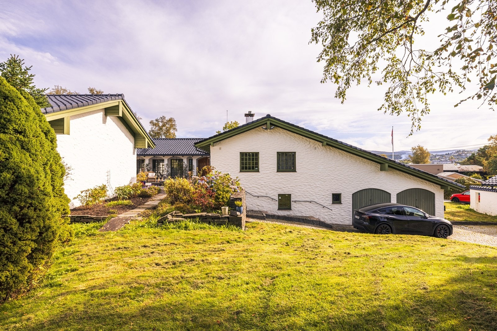 Eiendommen har en praktfull beliggenhet i et rolig, etablert og barnevennlig område. Galleribilde