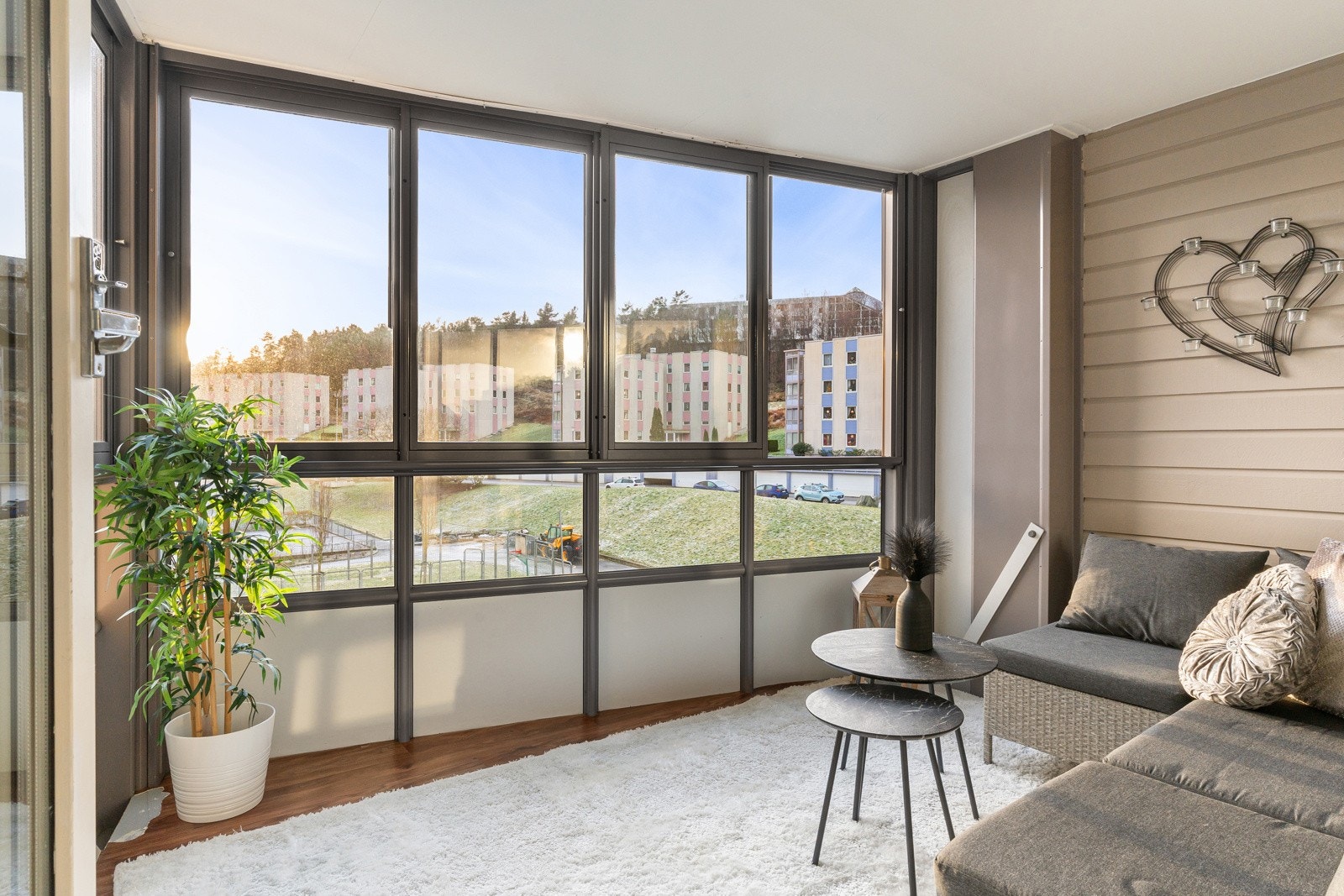 Balkongen kan brukes hele året og har gode solforhold. Galleribilde