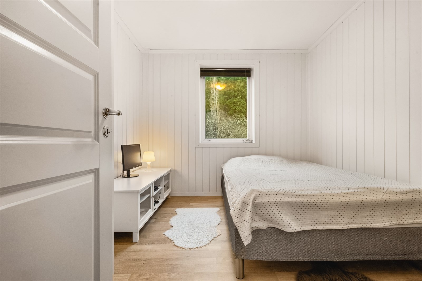 Leiligheten har tre soverom som gir fleksible bruksmuligheter Galleribilde