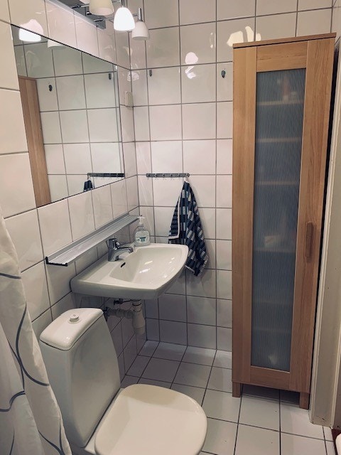 Pent flislagt bad. Galleribilde