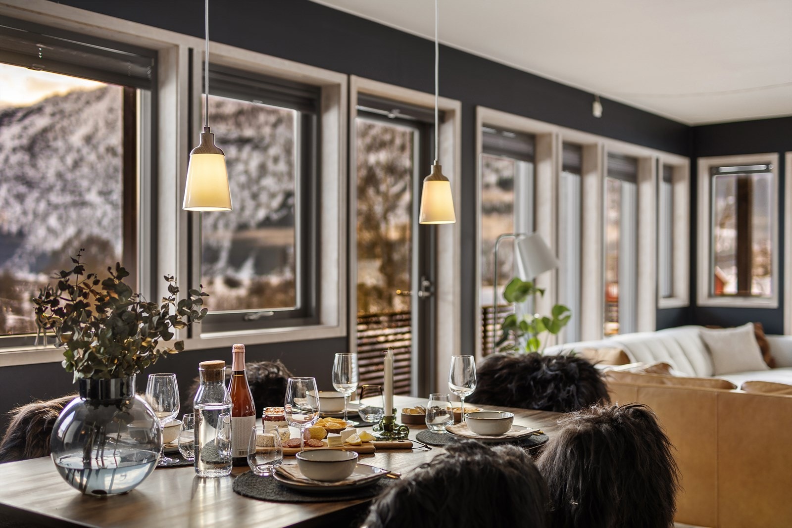 Fra stue/kjøkken er det utgang til terrasse Galleribilde