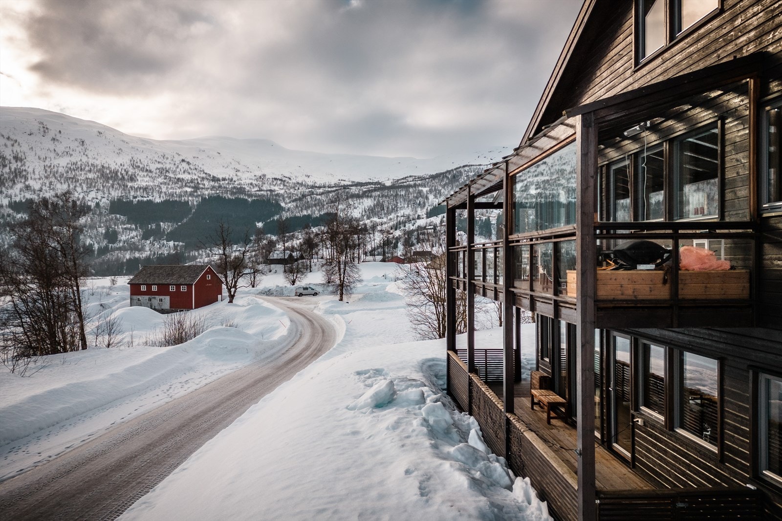 Leiligheten fremstår velholdt med pene kvaliteter og god planløsning Galleribilde