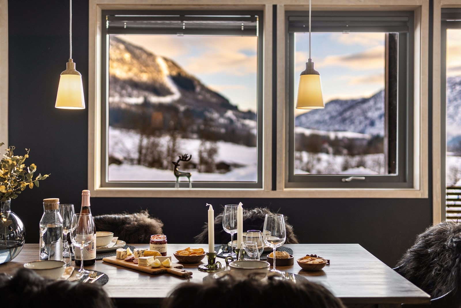 Pen utsikt fra spisestuevinduene Galleribilde