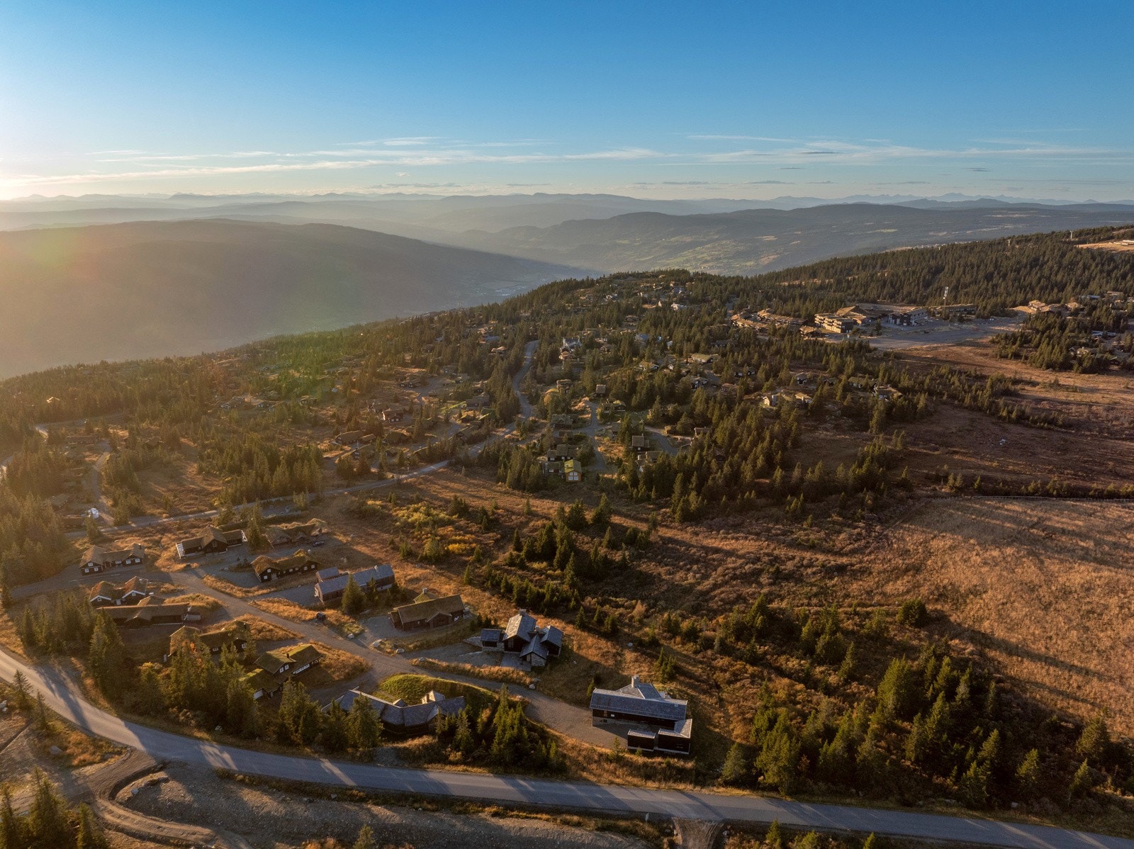 Utsikt mot Gudbrandsdalen nordover. Kort avstand til Gaiastova. Galleribilde