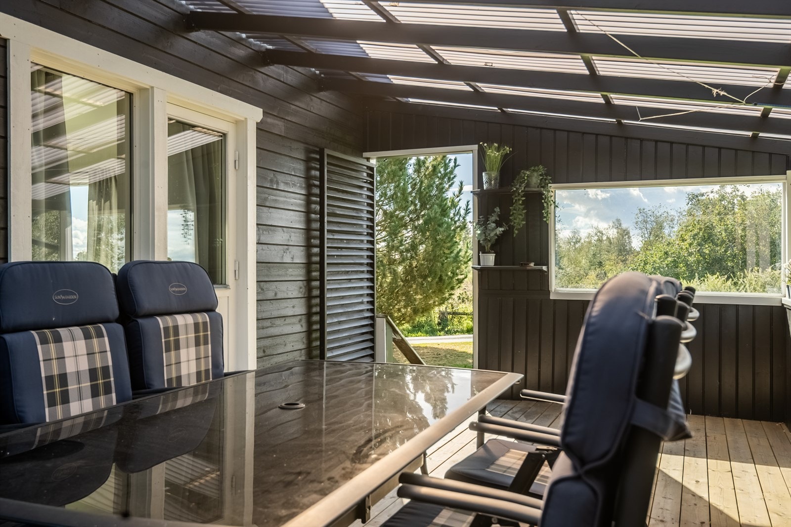 10859-9663.jpg Galleribilde