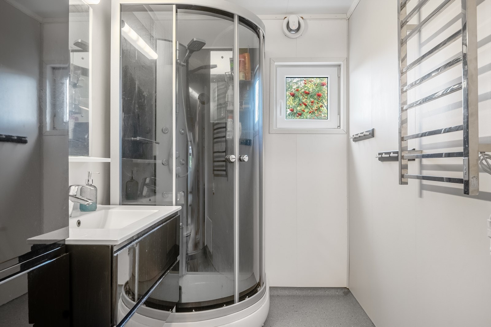 10859-9593.jpg Galleribilde