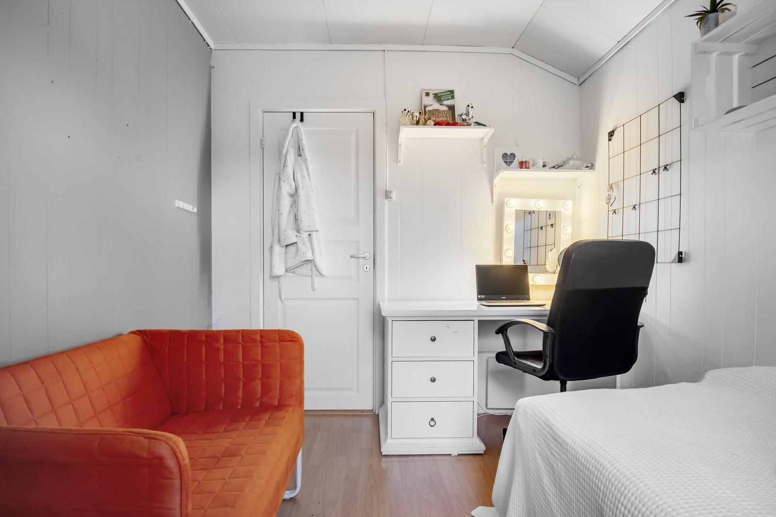 10859-9503.jpg Galleribilde