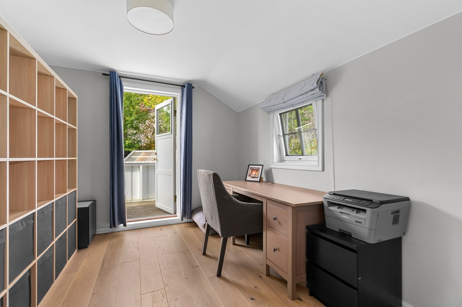 Garderobe/Kontor Galleribilde