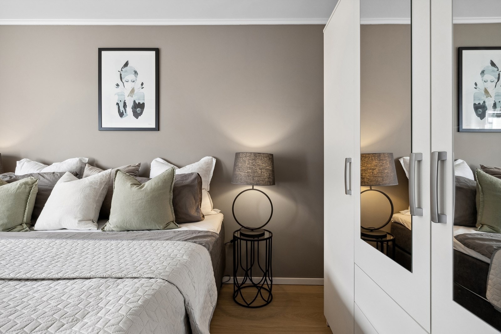 Soverommet er også malt i en behagelig fargetone. Galleribilde