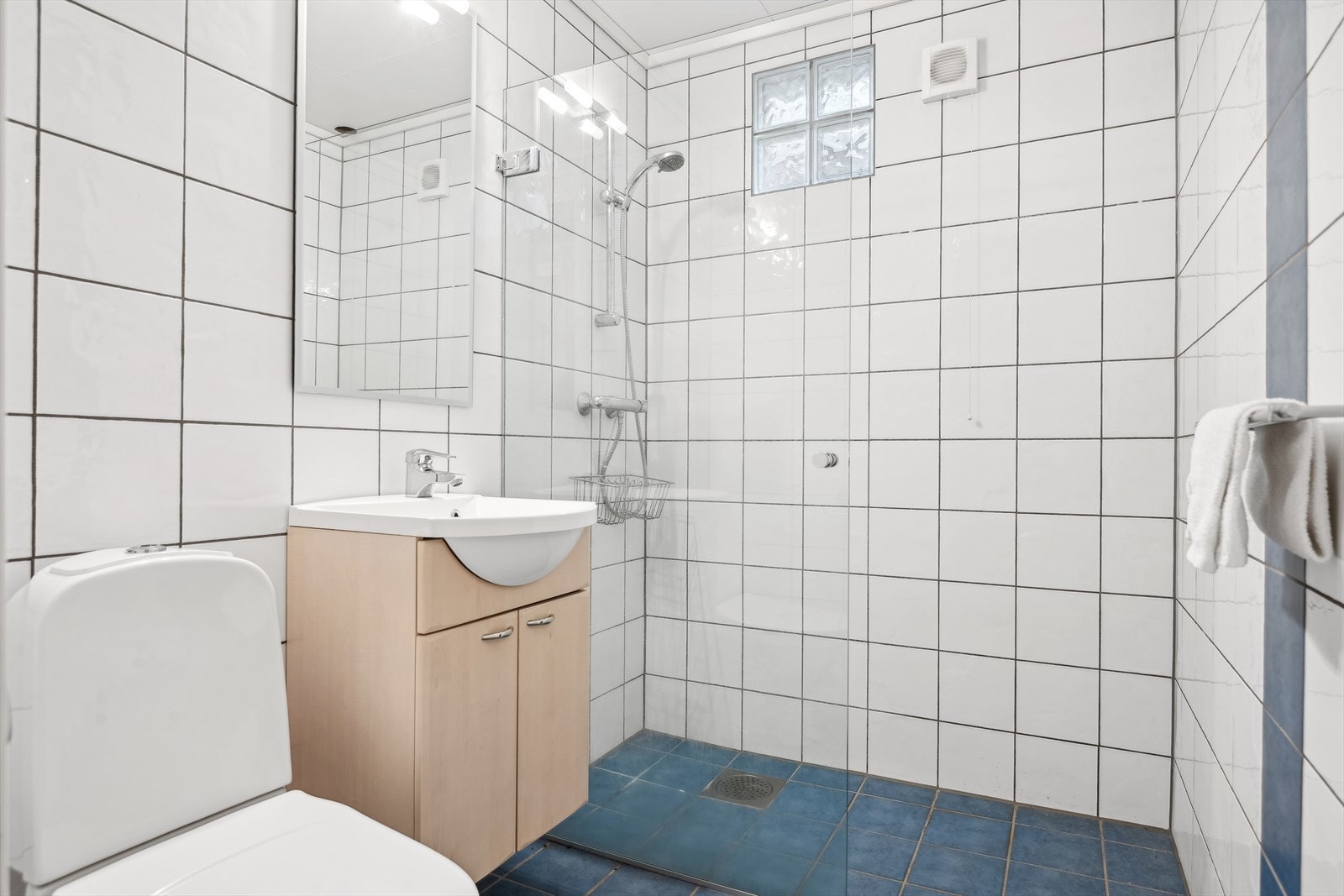 Baderom i underetasje. Galleribilde