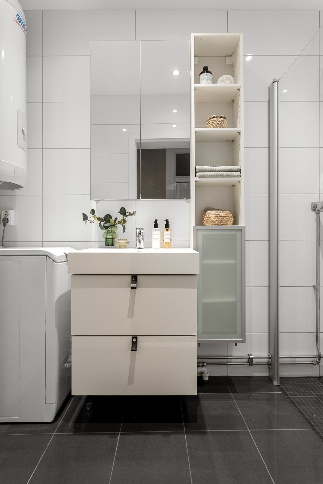 Badet er fra 2012 i følge tidligere salgsoppgave. Galleribilde