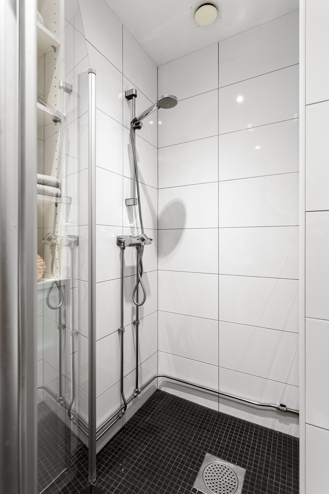 Varmtvannsbereder på 80 liter produsert i 2021 på badet. Galleribilde