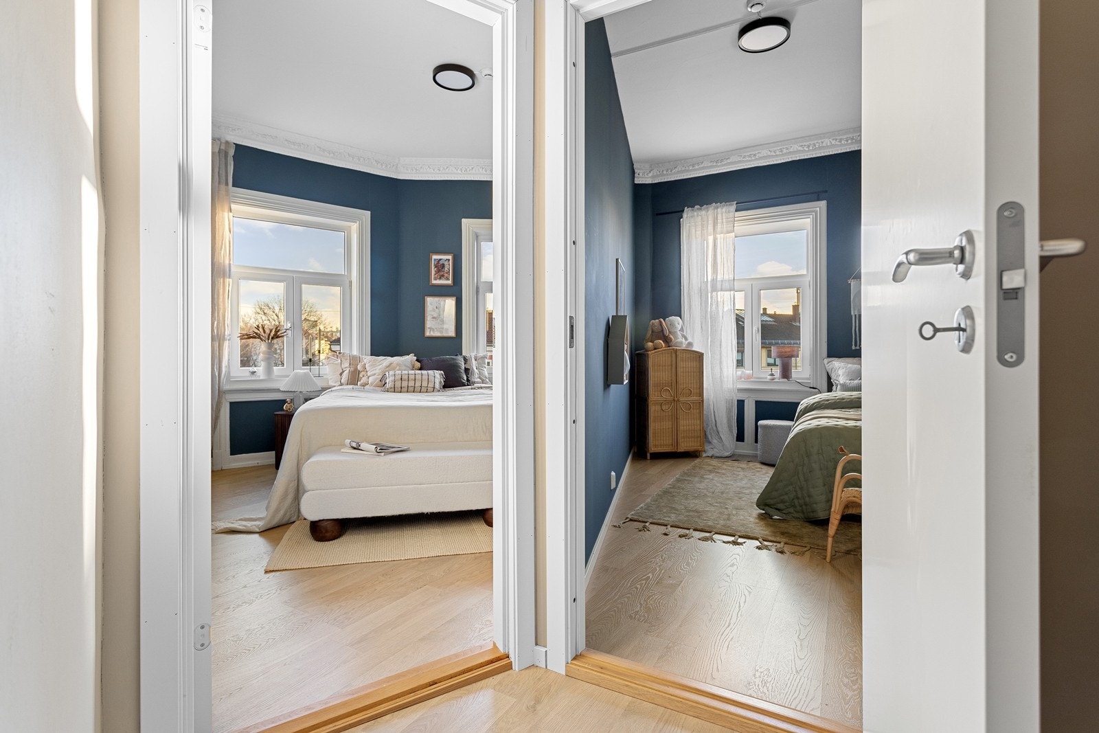 Den opprinnelige hjørnestuen er delt i to for å få to soverom. Dette kan enkelt reverseres. Galleribilde