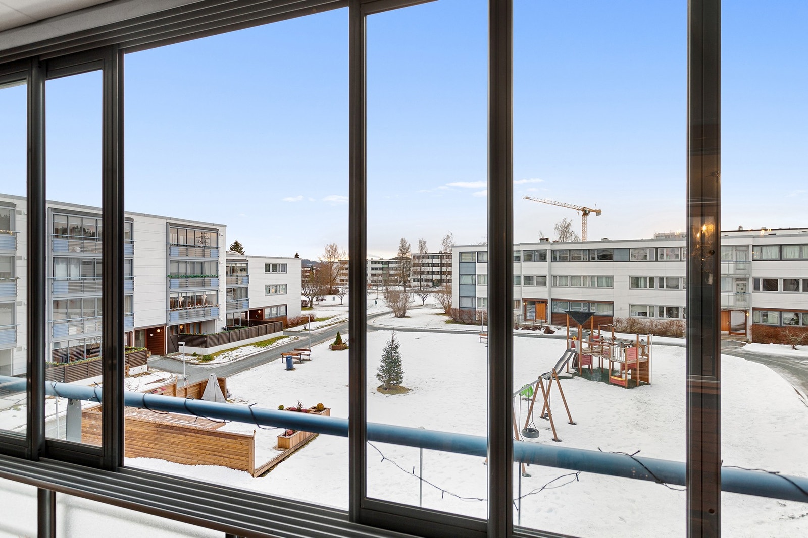 Flott utsikt mot tunet. Galleribilde