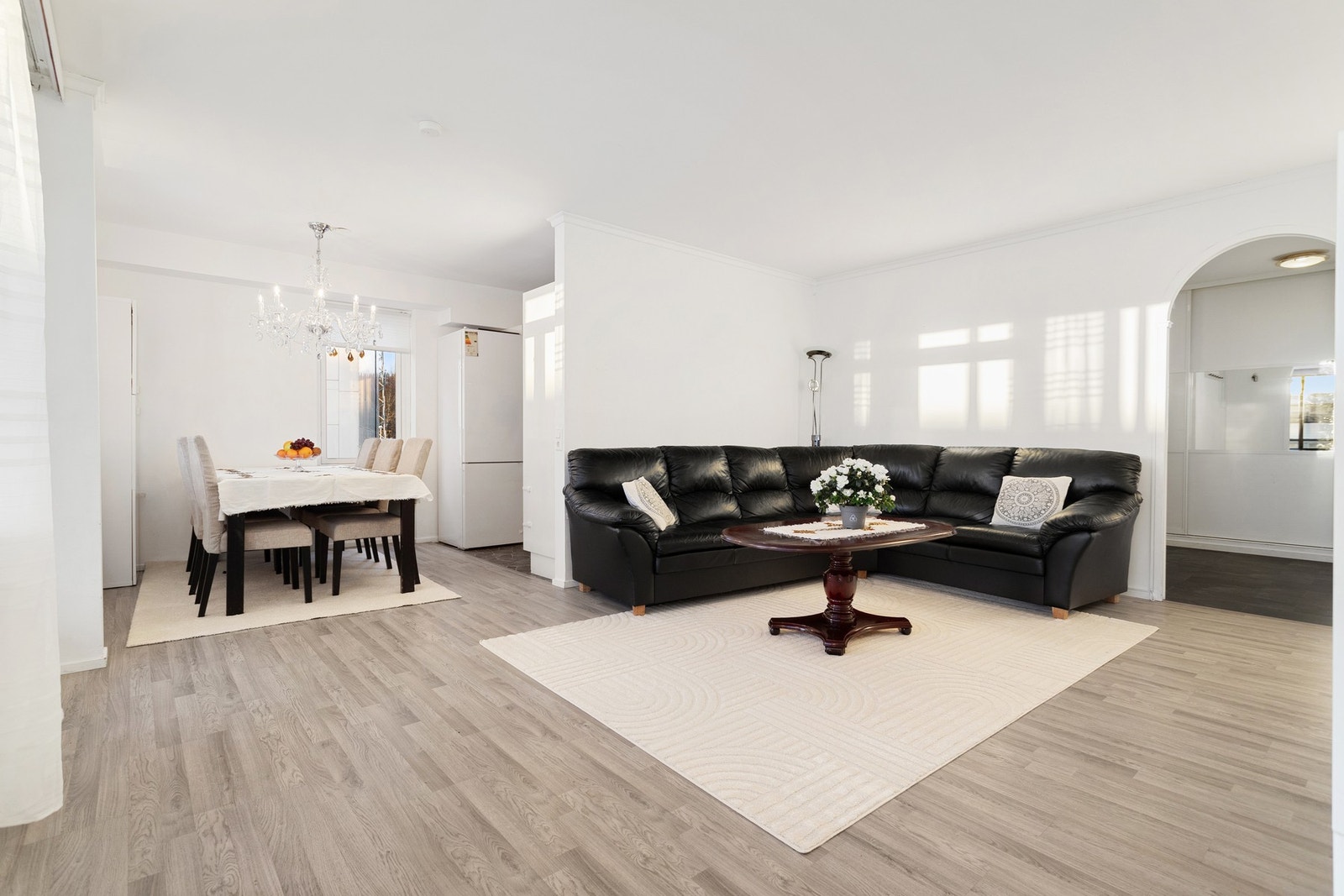 Flott og romslig 3(4)-roms leilighet i 3. etasje. Galleribilde