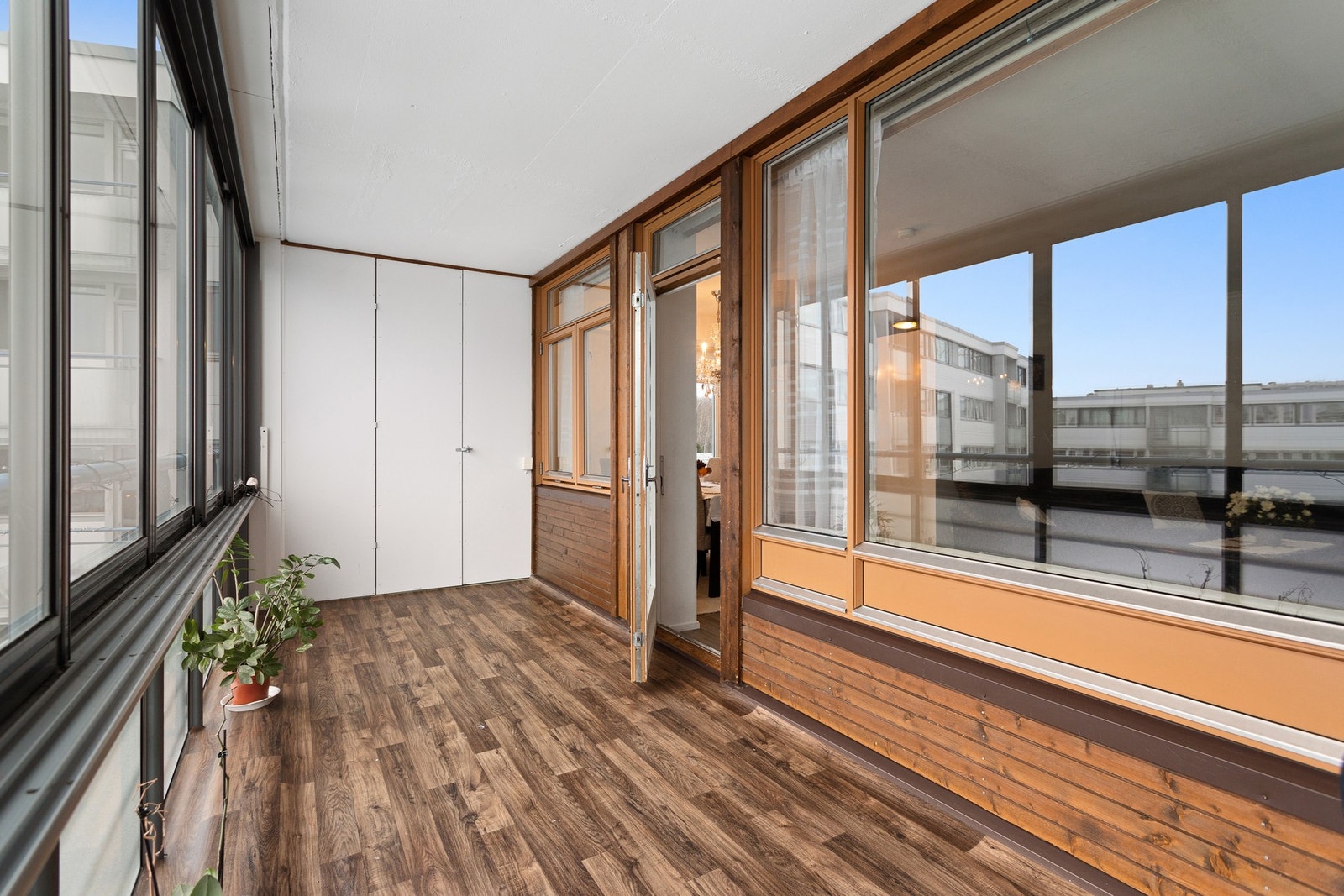 Fra stuen er det utgang til en herlig, sørvendt balkong. Galleribilde