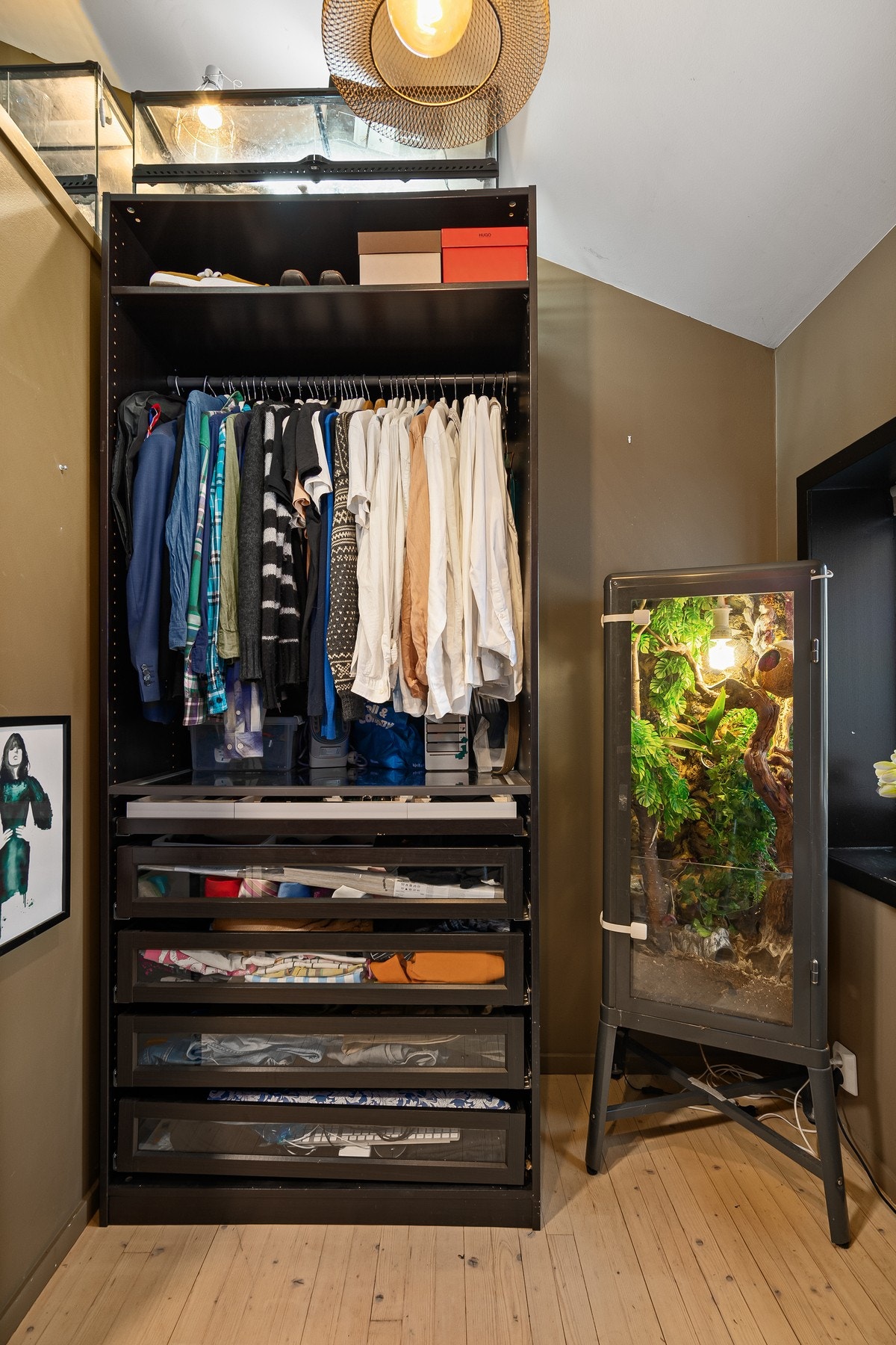 God plass til seng hvis garderobe fjernes og man heller vil benytte dette som soverom. Galleribilde