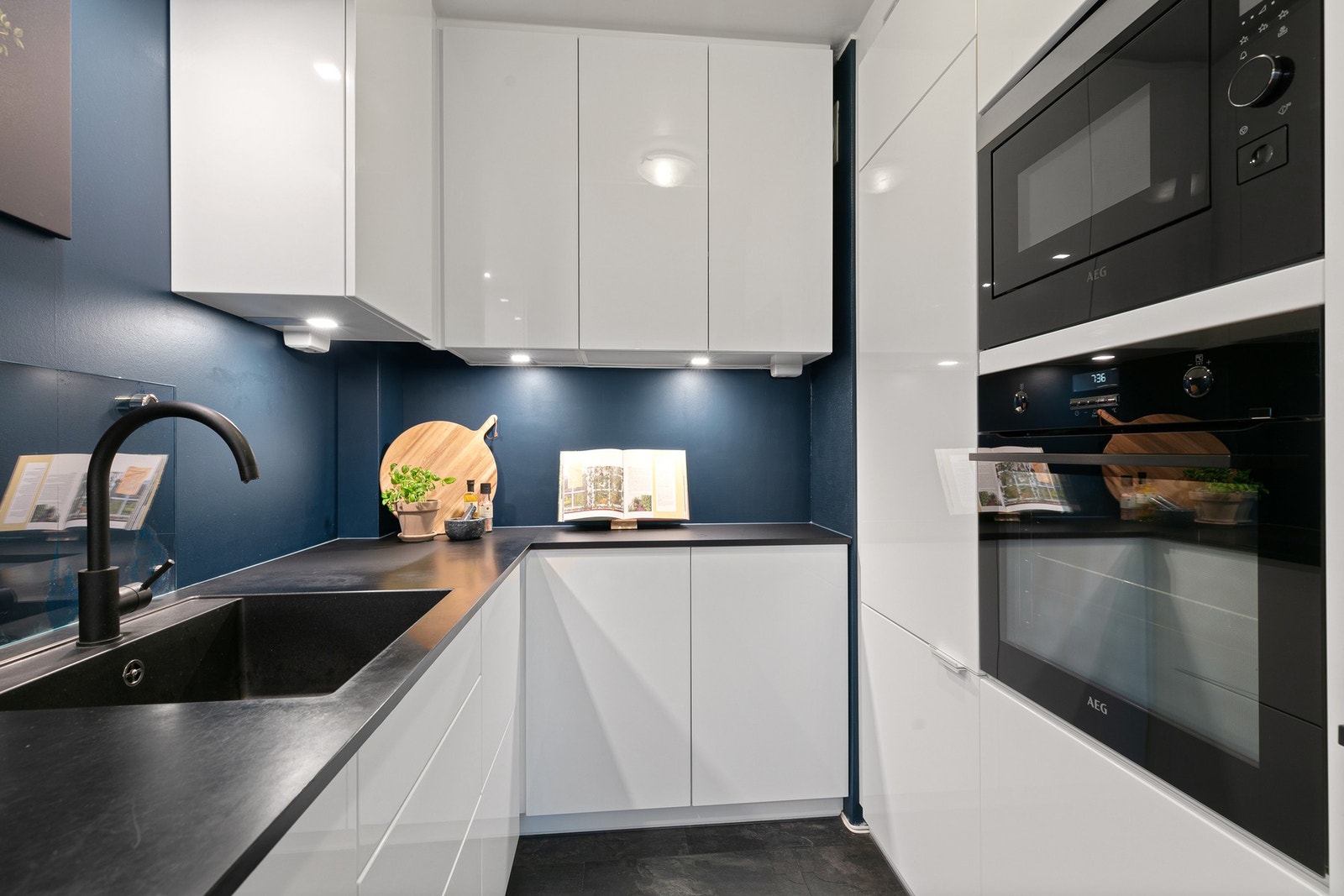 Kjøkkenet er fra 2018, og fremstår som meget pent Galleribilde