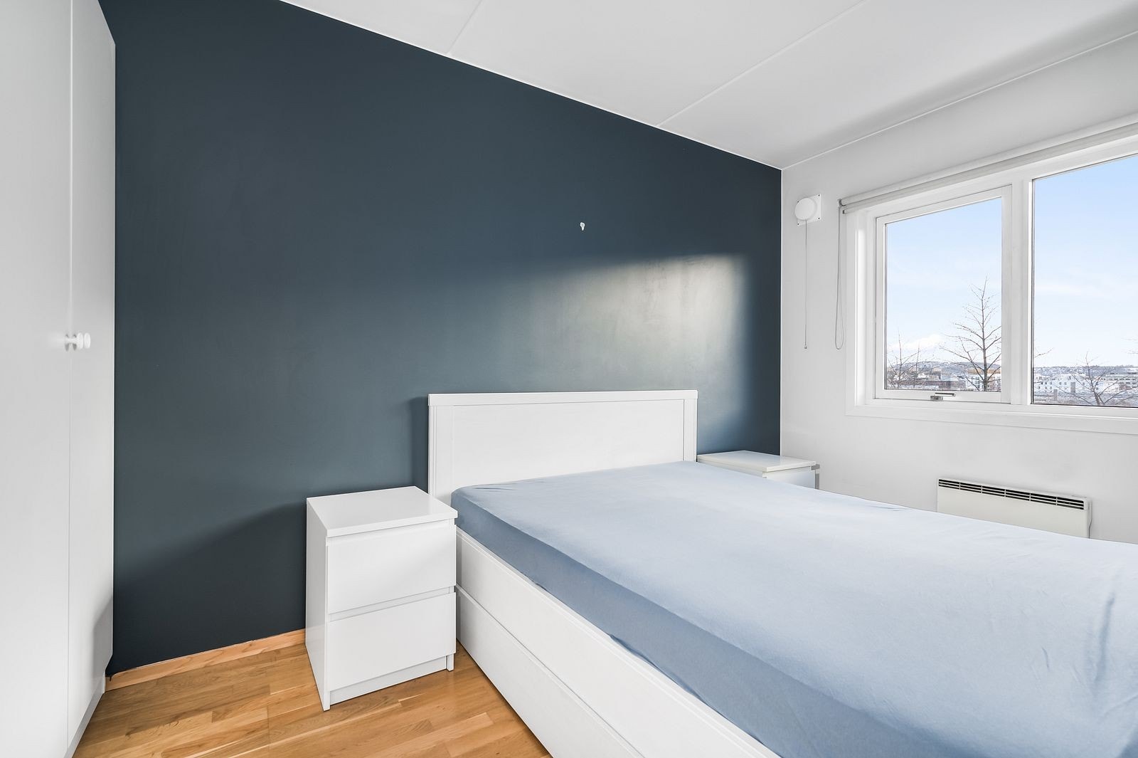 Praktisk soverom med skap. Galleribilde