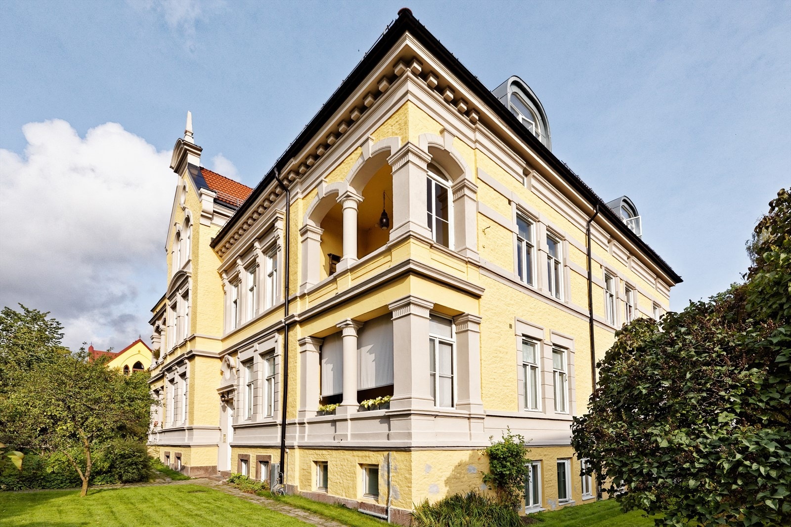 Velkommen til Fastings gate 4A - presentert av Stian Pøhner og Siril Sloreby Galleribilde