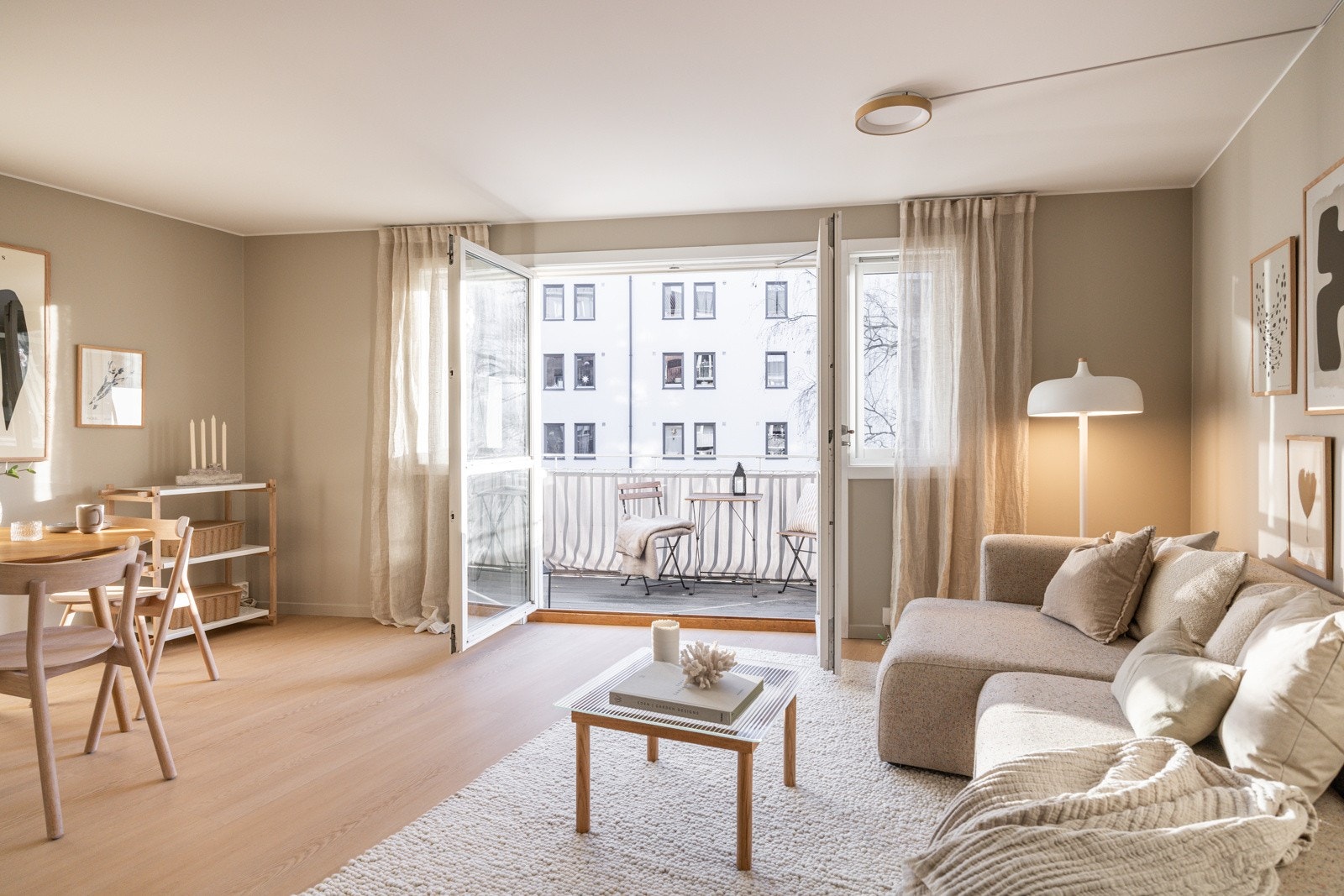 Gjennomgående leilighet med spesielt fine lysforhold. Galleribilde