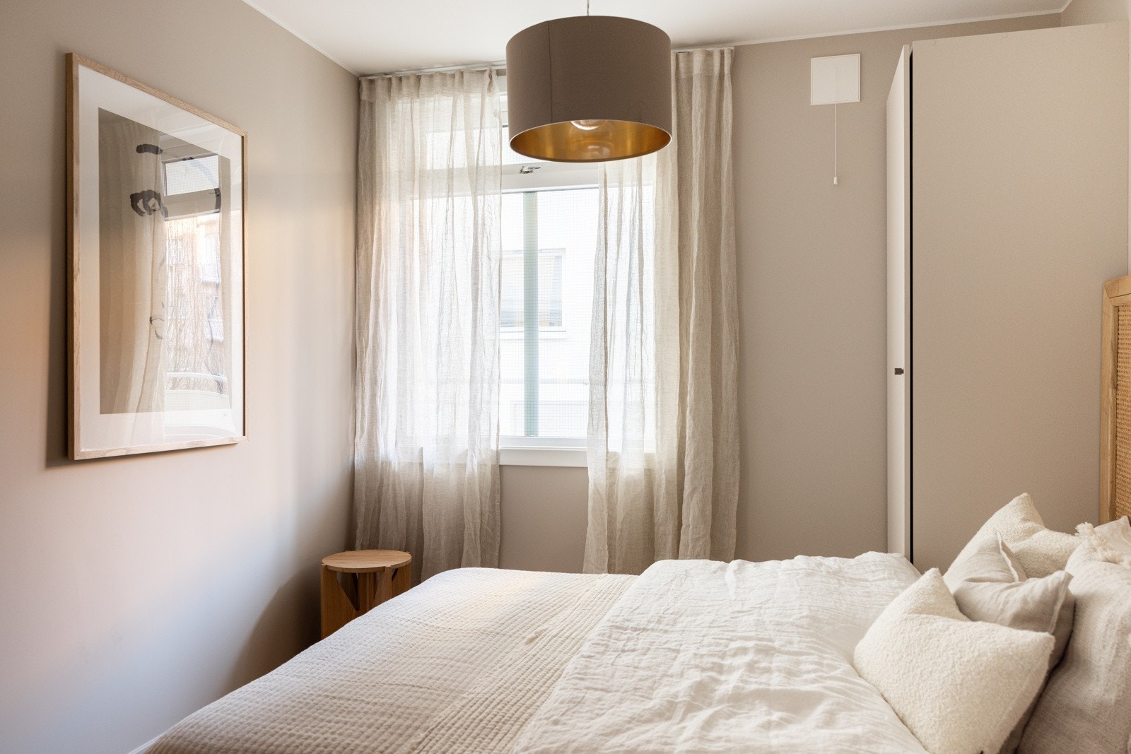 Alle overflater er slette og nymalte i 2024. Galleribilde