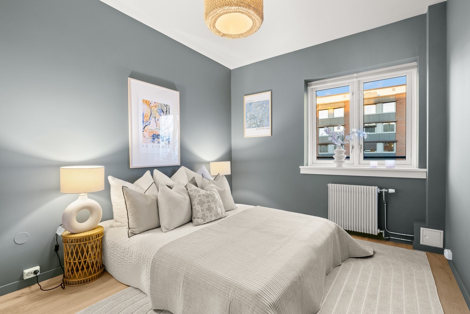 Romslig hovedsoverom med god plass til dobbeltseng. Galleribilde