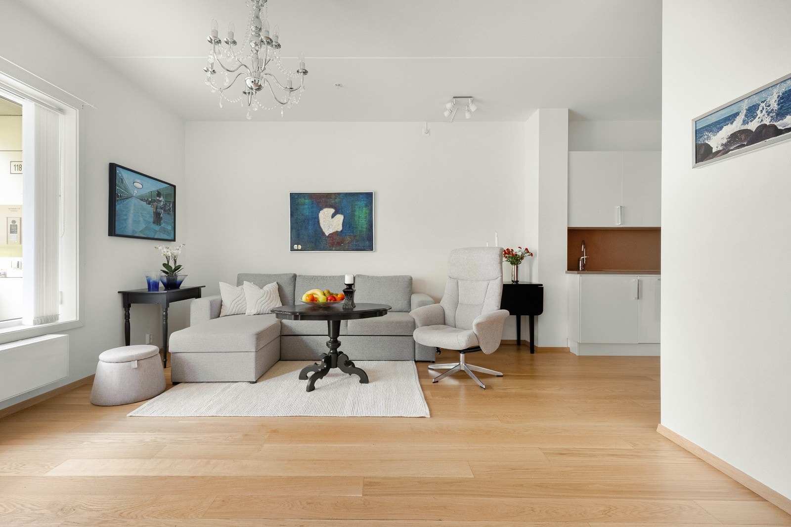 Leiligheten stod ferdig i 2015 og fremstår moderne. Galleribilde