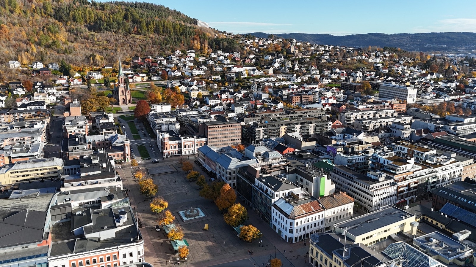 Bragernes torg byr på et bredt utvalg av spennende butikker, kaféer, restauranter og kulturelle opplevelser Galleribilde