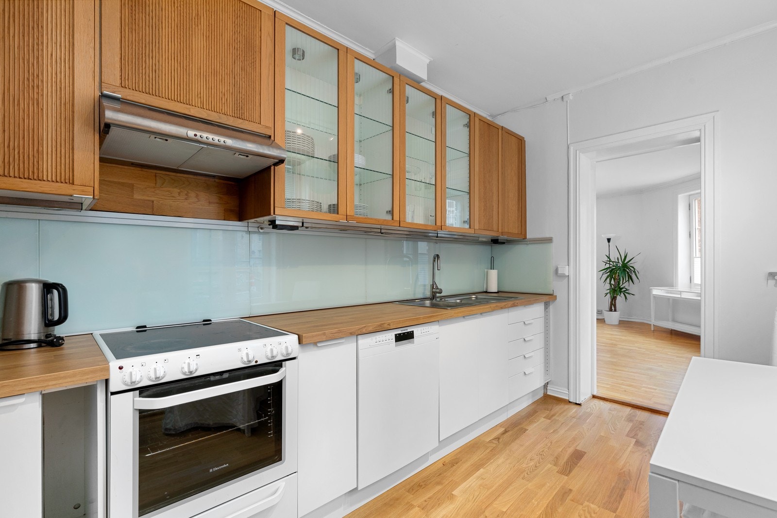 Sentral beliggenhet i Tøyengata uten gjennomgående trafikk, midt i hjertet av Oslo sentrum. Galleribilde