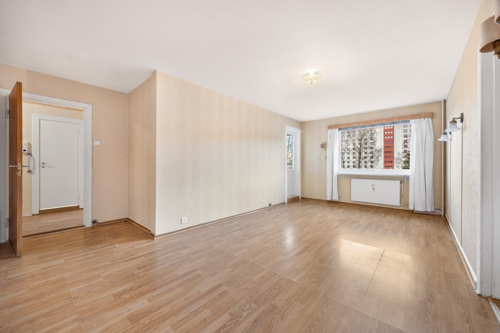 Rødtvetveien 33 presenteres av Adrian Stokstad v/Eiendomsmegler 1! Galleribilde