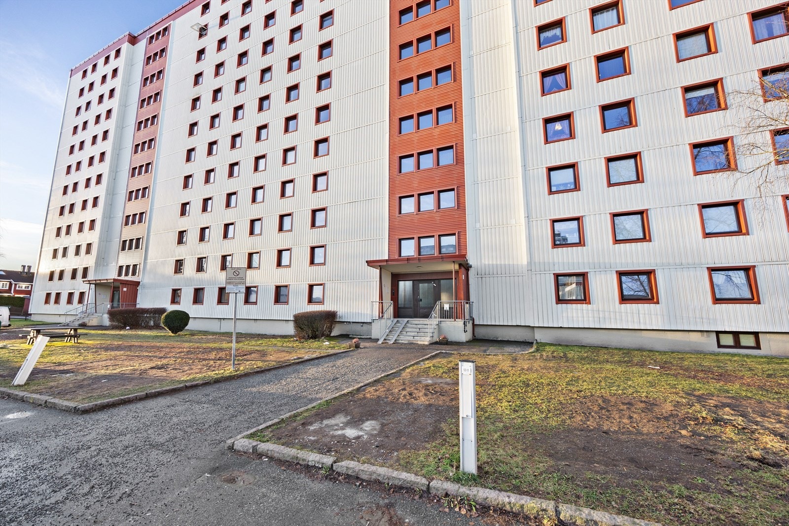 Attraktiv beliggenhet i Rødtvet med nærhet til Kalbakken T-banestasjon. Galleribilde