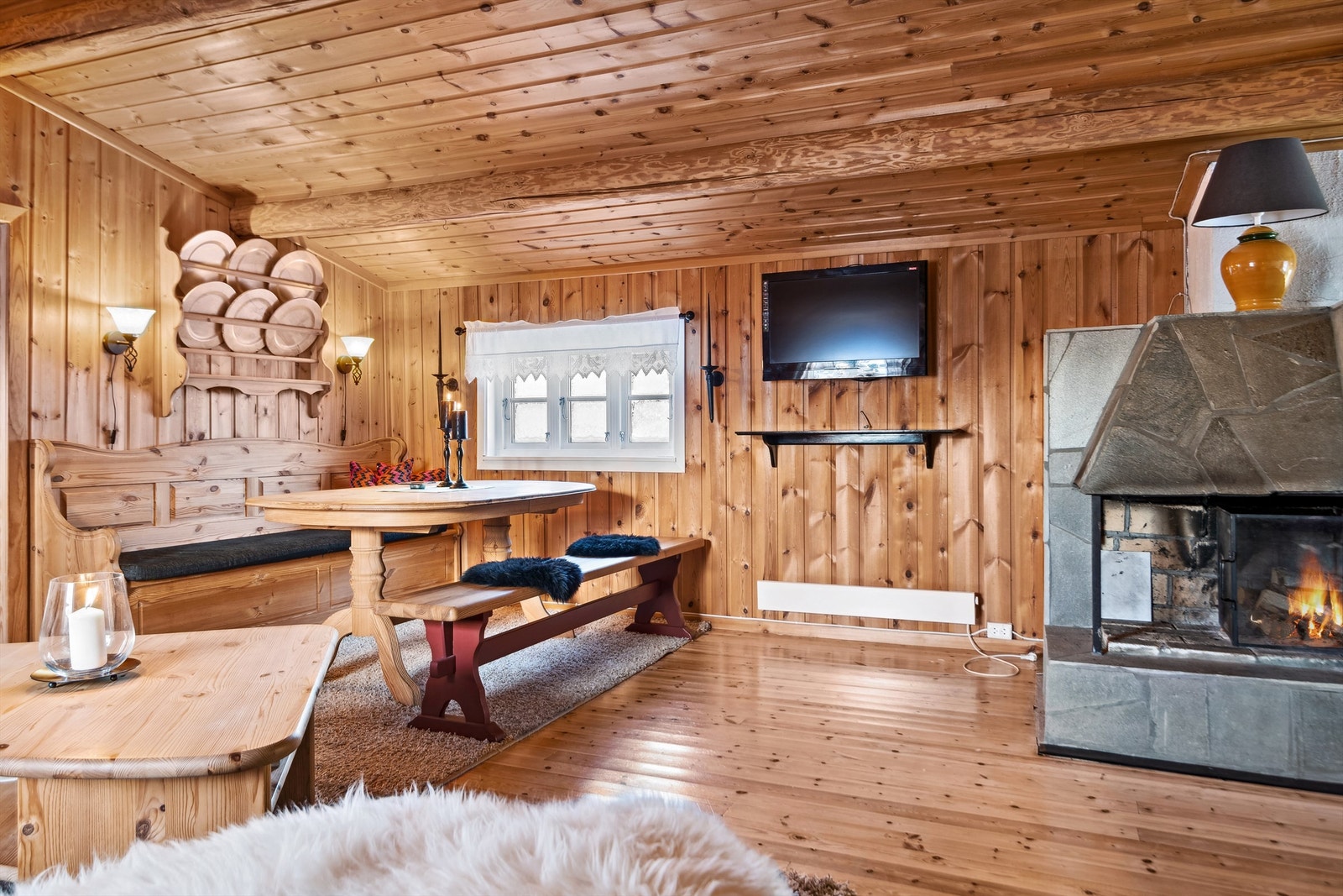 Trivelig peis gir den rette hyttestemningen Galleribilde