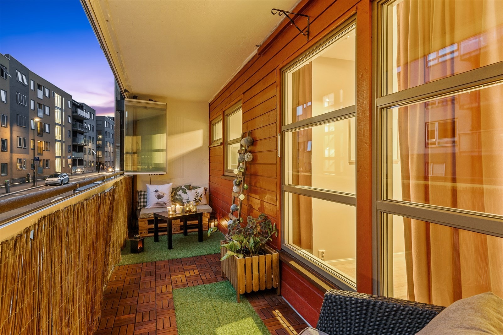 Balkong på ca. 12 kvm som vender mot nordvest. Galleribilde