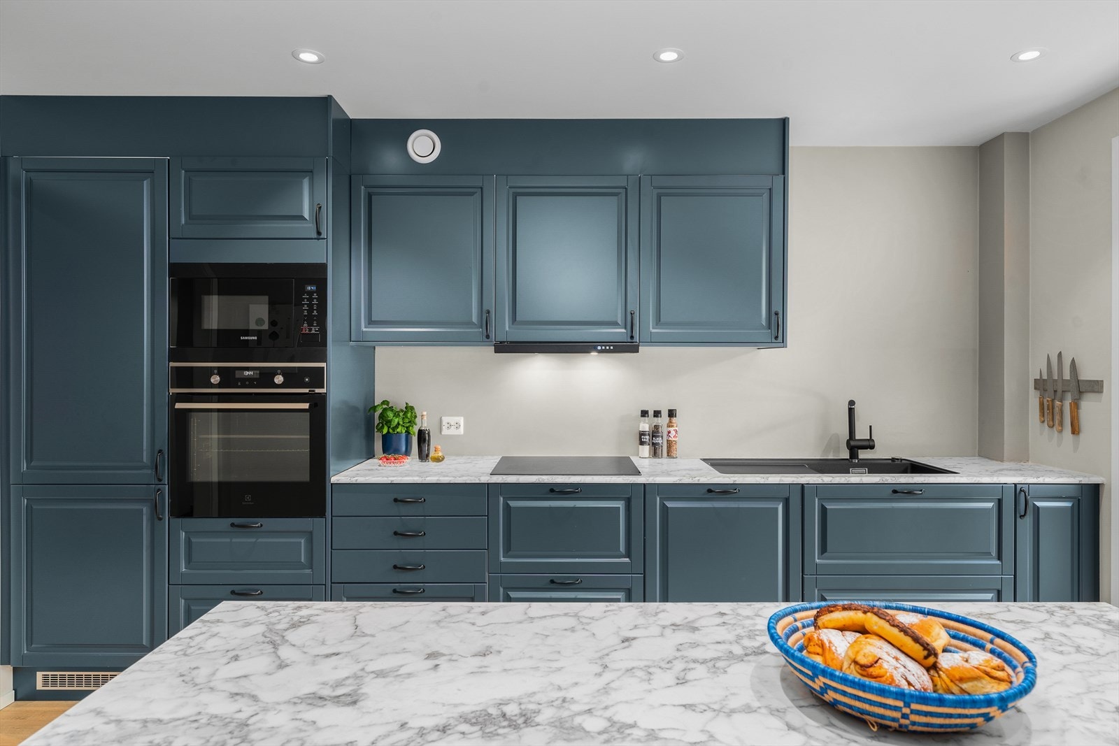 Lekkert og klassiskt kjøkken fra Epoq fra 2020. TG1 fra takstmann. Galleribilde