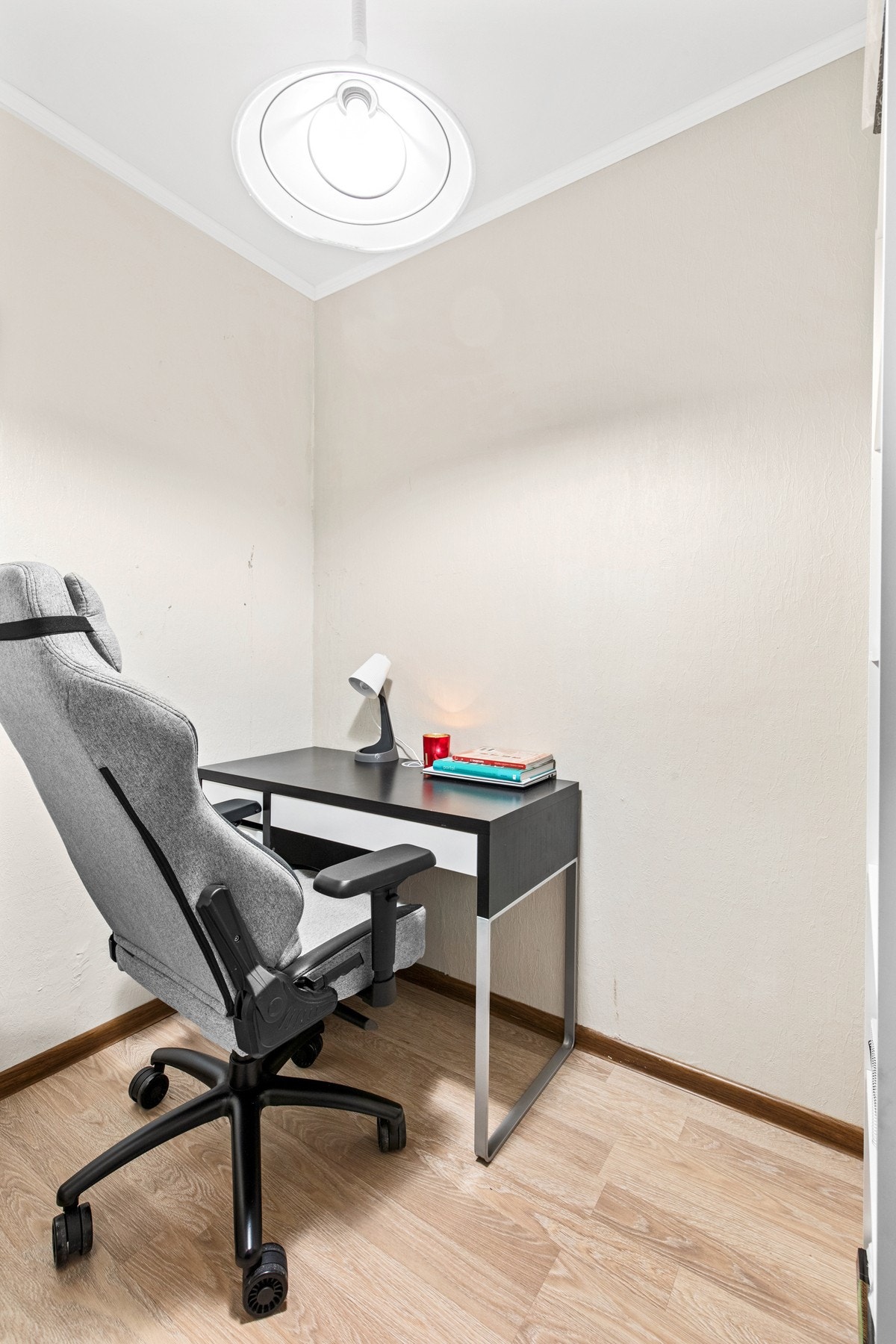 For ekstra lagringsplass inneholder leiligheten en innvendig bod og en bod på inngangslpan på ca. 2,2 m². Galleribilde