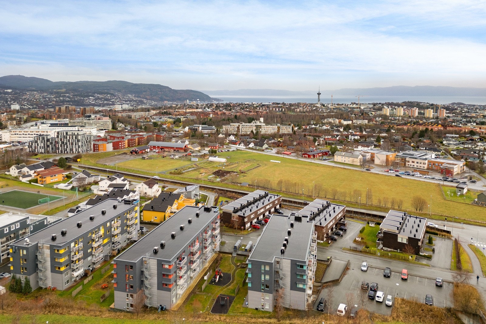 Her bor man tilbaketrukket fra den travle bykjernen, samtidig som alle nødvendige hverdagsfasiliteter ligger innen kort rekkevidde. Galleribilde