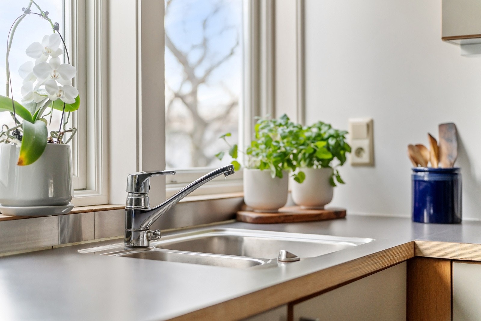 Fra kjøkkenvindu er det gode solforhod og utsikt helt til Kjelsåstoppen. Galleribilde