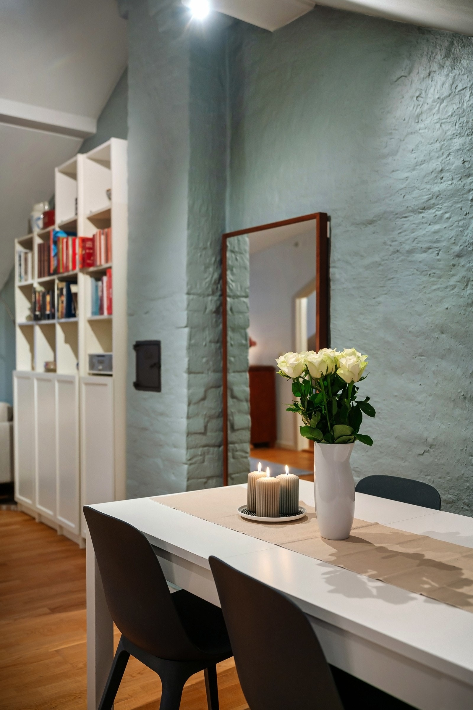 Pipeløp med mulighet for å sette inn ildsted ved godkjennelse fra styret. Galleribilde