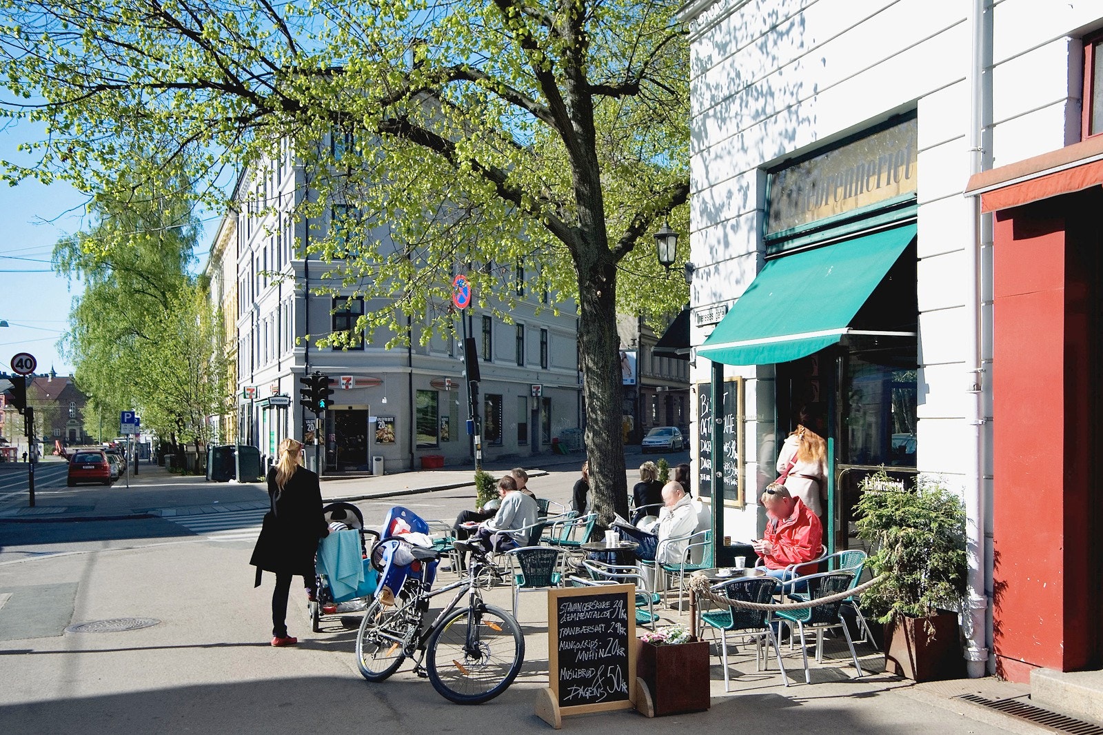 Kort vei til flere koselige cafeer og spisesteder. Galleribilde