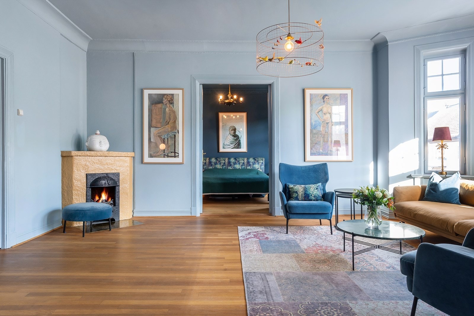 Fra stuen har man adkomst til leilighetens hovedsoverom. Galleribilde